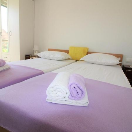 Ferienwohnung Privatna Soba Gita Sumartin Exterior foto